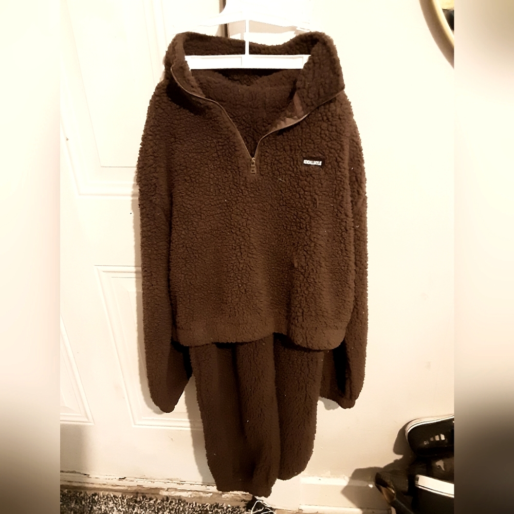 Kendall and Kylie set